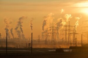 En 2025, la RSE devient un levier stratégique pour les PME : transition énergétique, économie circulaire, inclusion, reporting CSRD et ESG à anticiper.